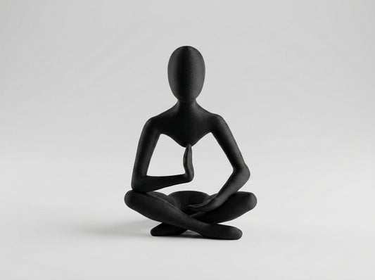 Ro meditationsskulptur i Svart